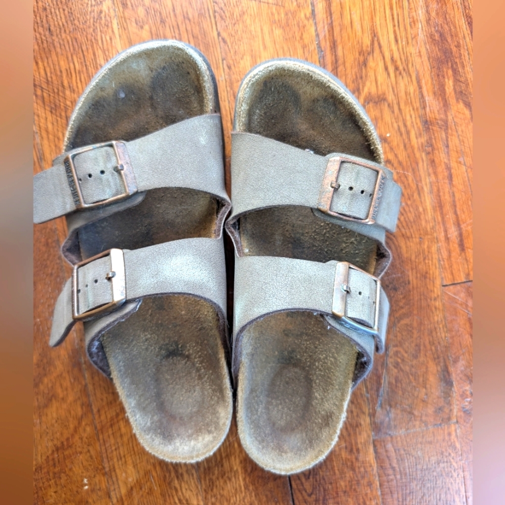 Birkenstock sandals size 34